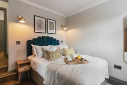 092301-155StMichaelsHill-YourApartment-16