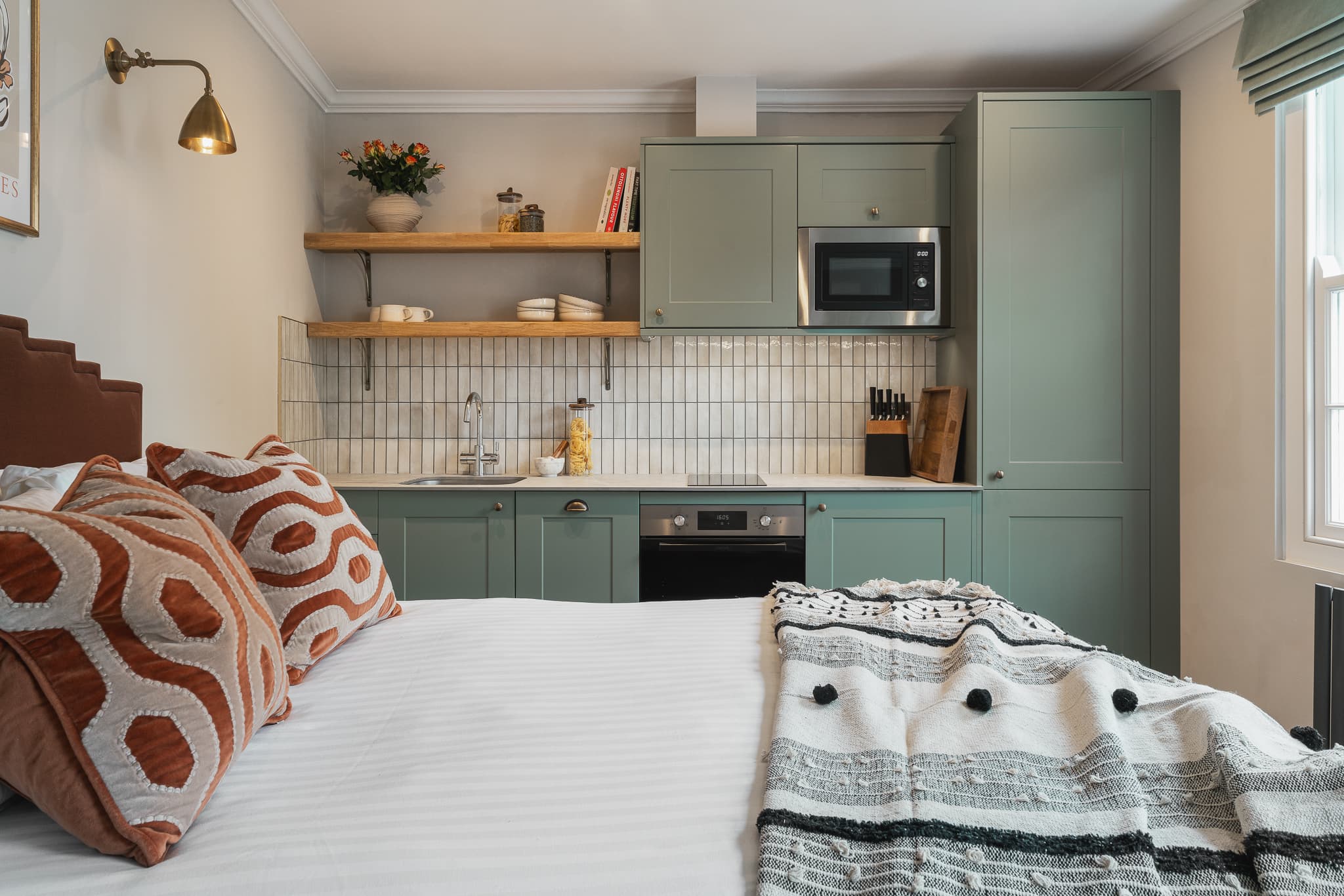 092301-155StMichaelsHill-YourApartment-22-1