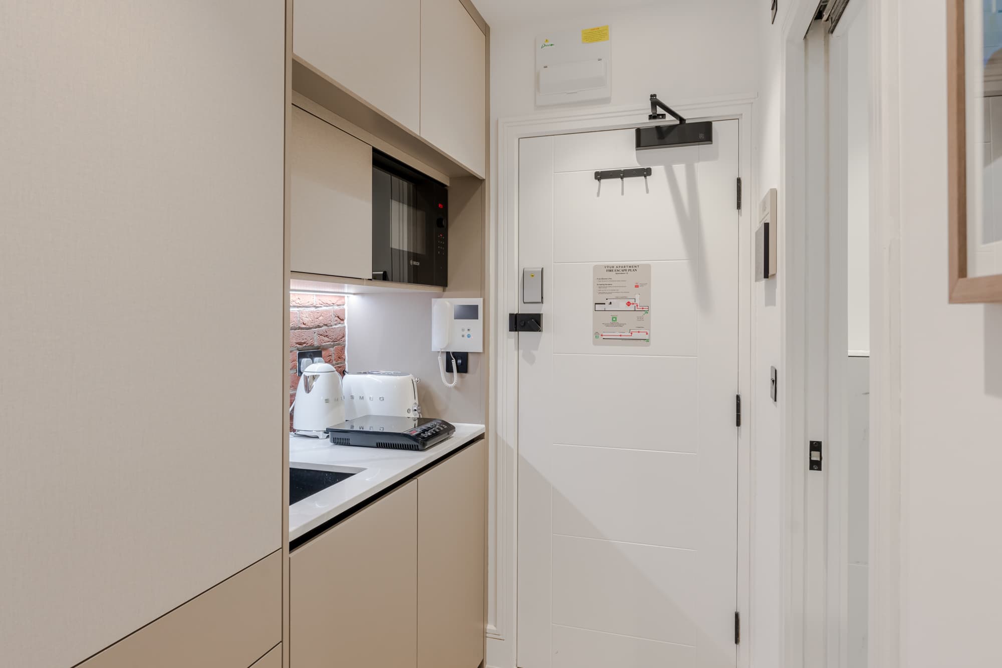 4-1-Kensington-Serviced-Apartments-Apartment-2