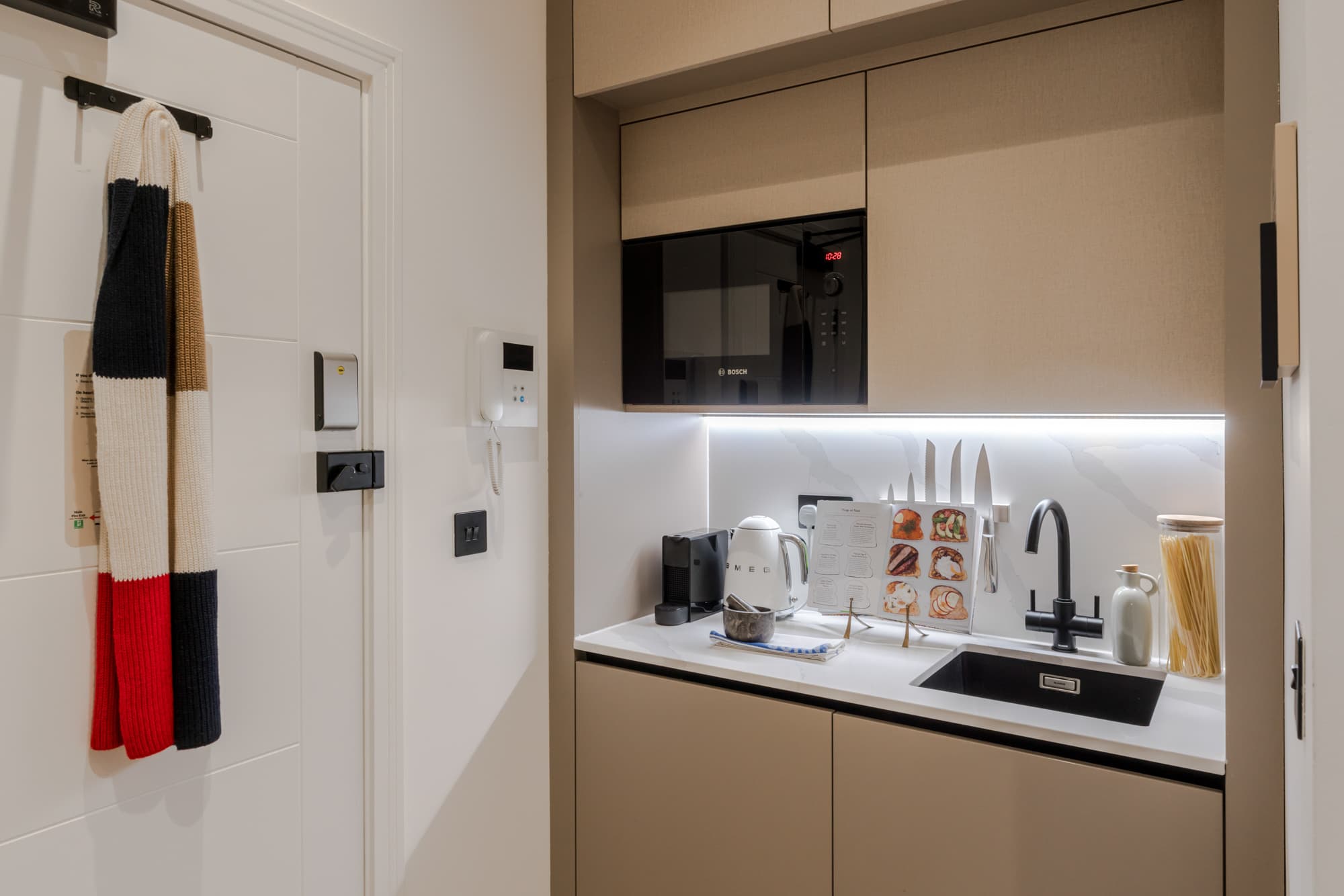 5-Kensington-Serviced-Apartments-Apartment-6