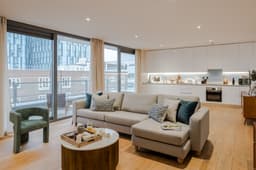 Kings-Cross-Serviced-Apartments-Penthouse-XL-With-Balcony-1