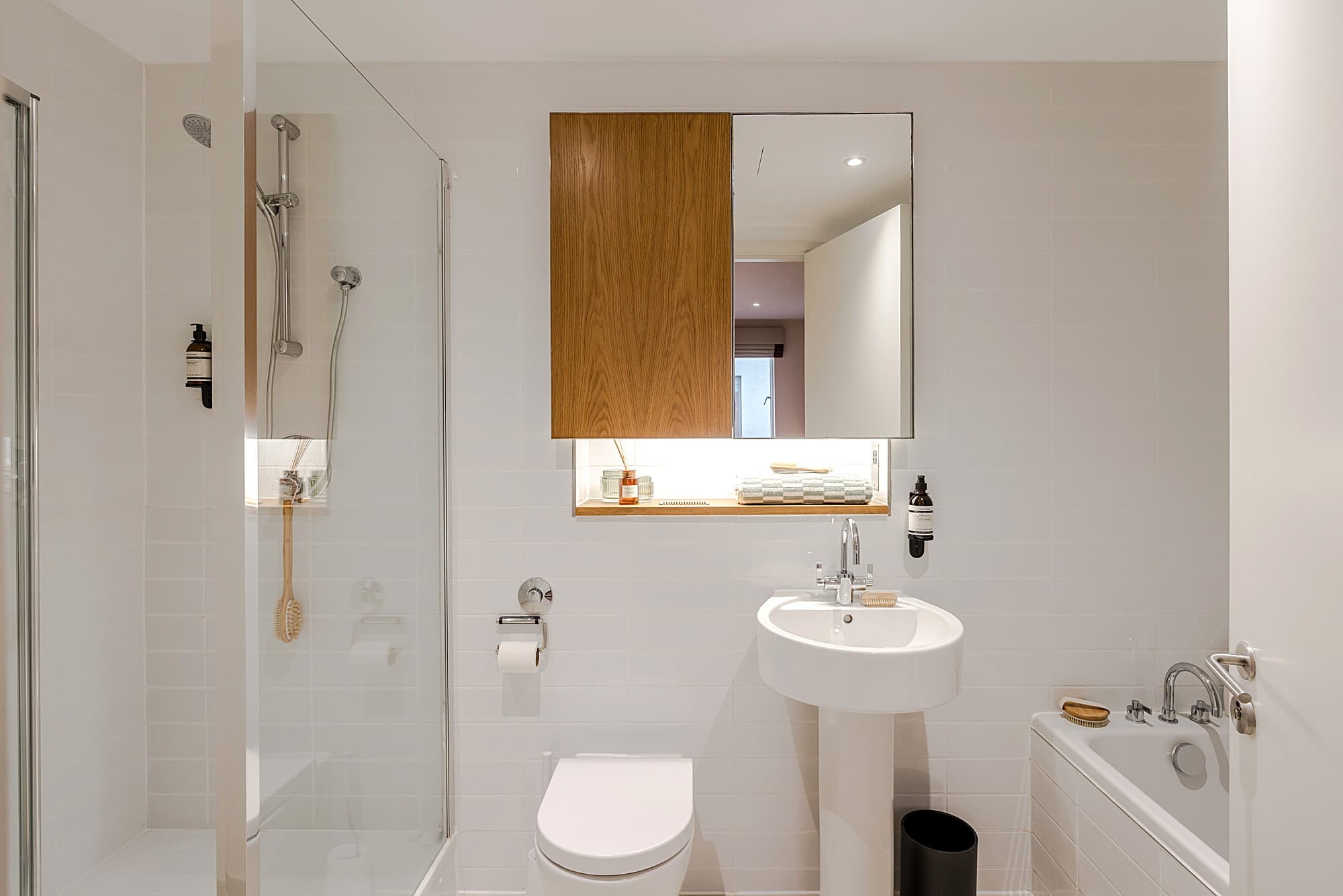 Kings-Cross-Serviced-Apartments-Two-Bed-With-Balcony-12