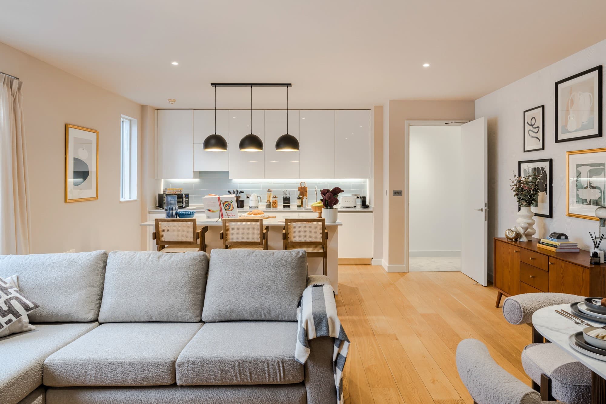 Kings-Cross-Serviced-Apartments-Two-Bed-With-Balcony-6