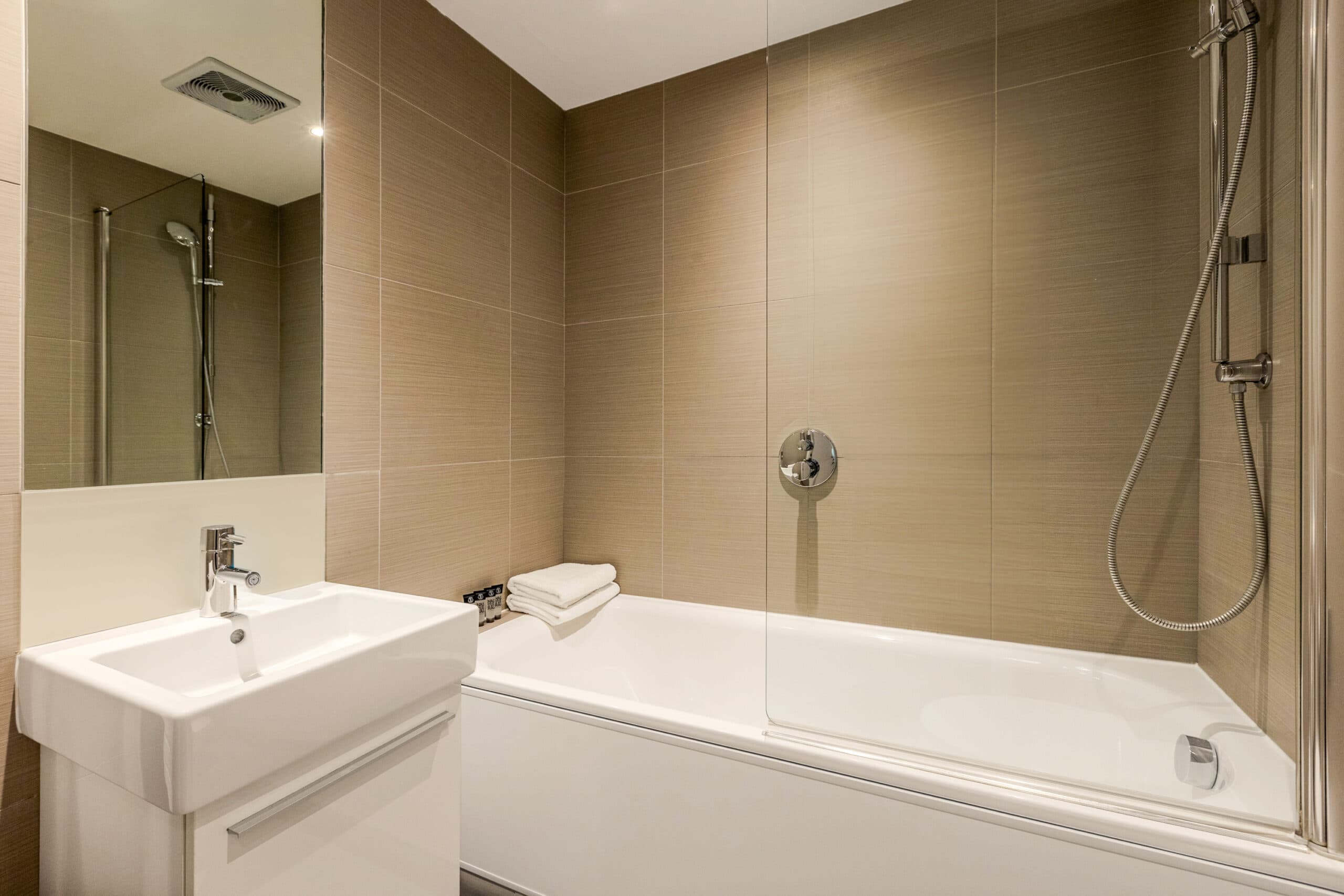 Liverpool-Street-Serviced-Apartments-S1B-1-scaled