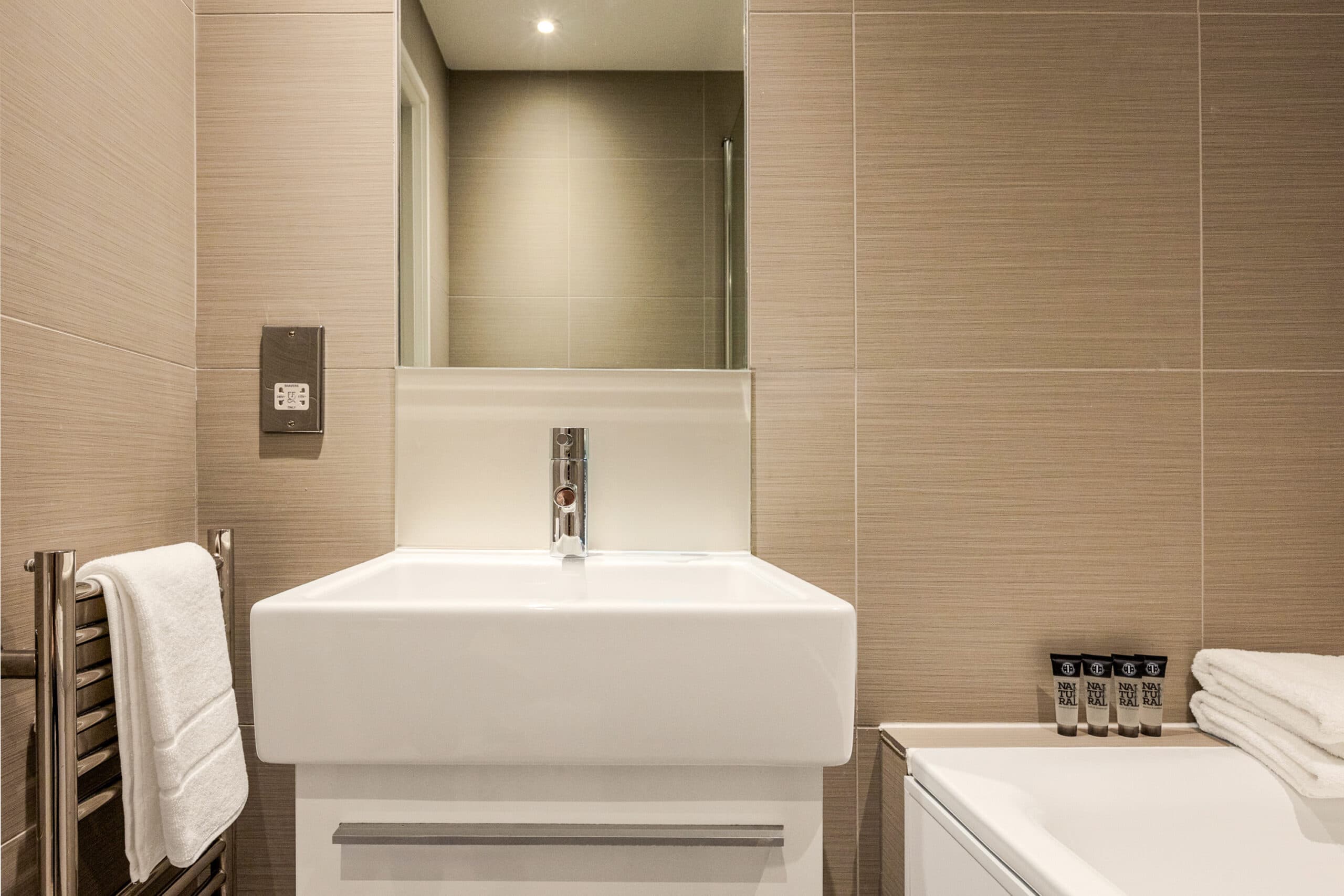 Liverpool-Street-Serviced-Apartments-S1B-2-scaled