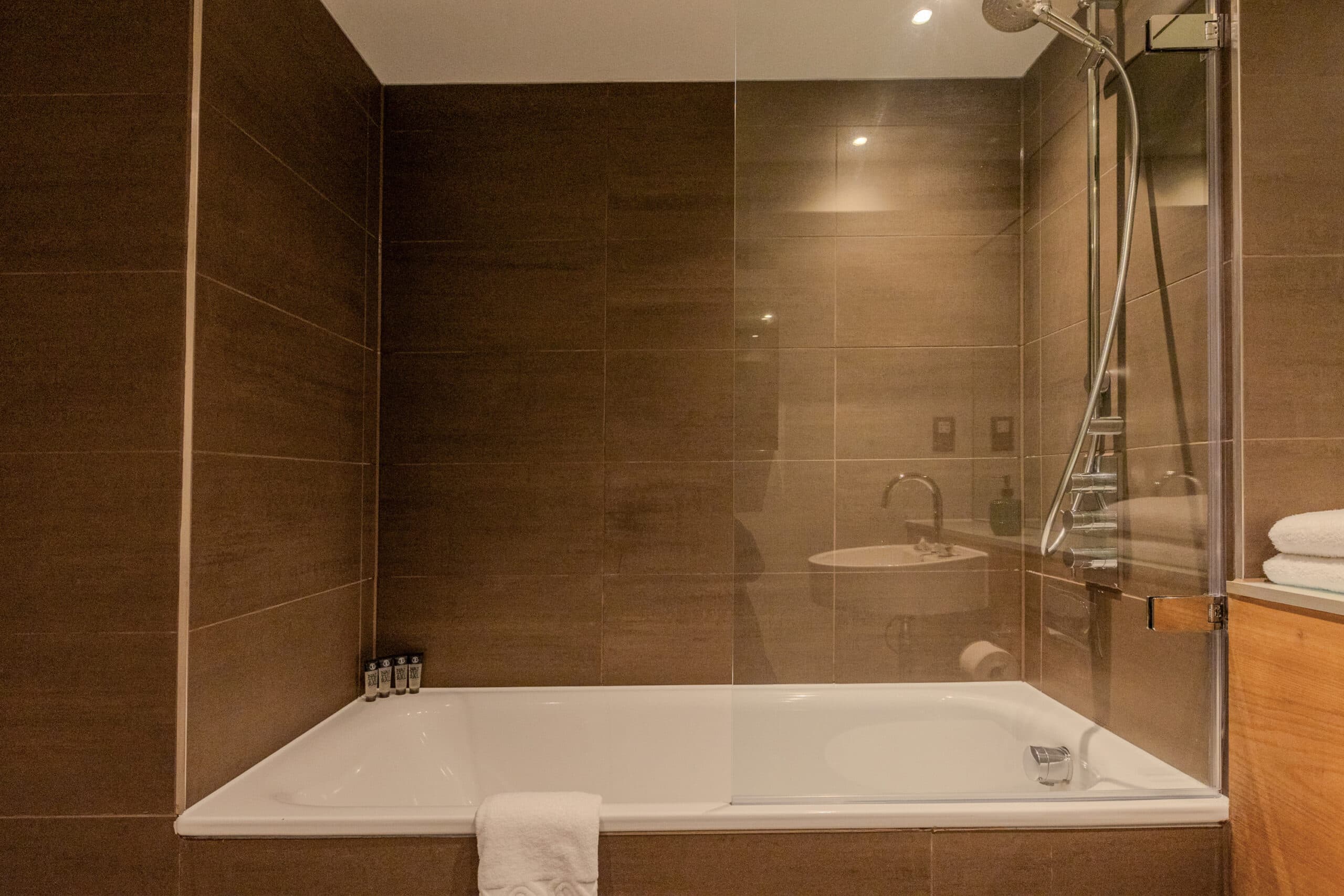 Monument-Serviced-Apartments-1BD-1-scaled