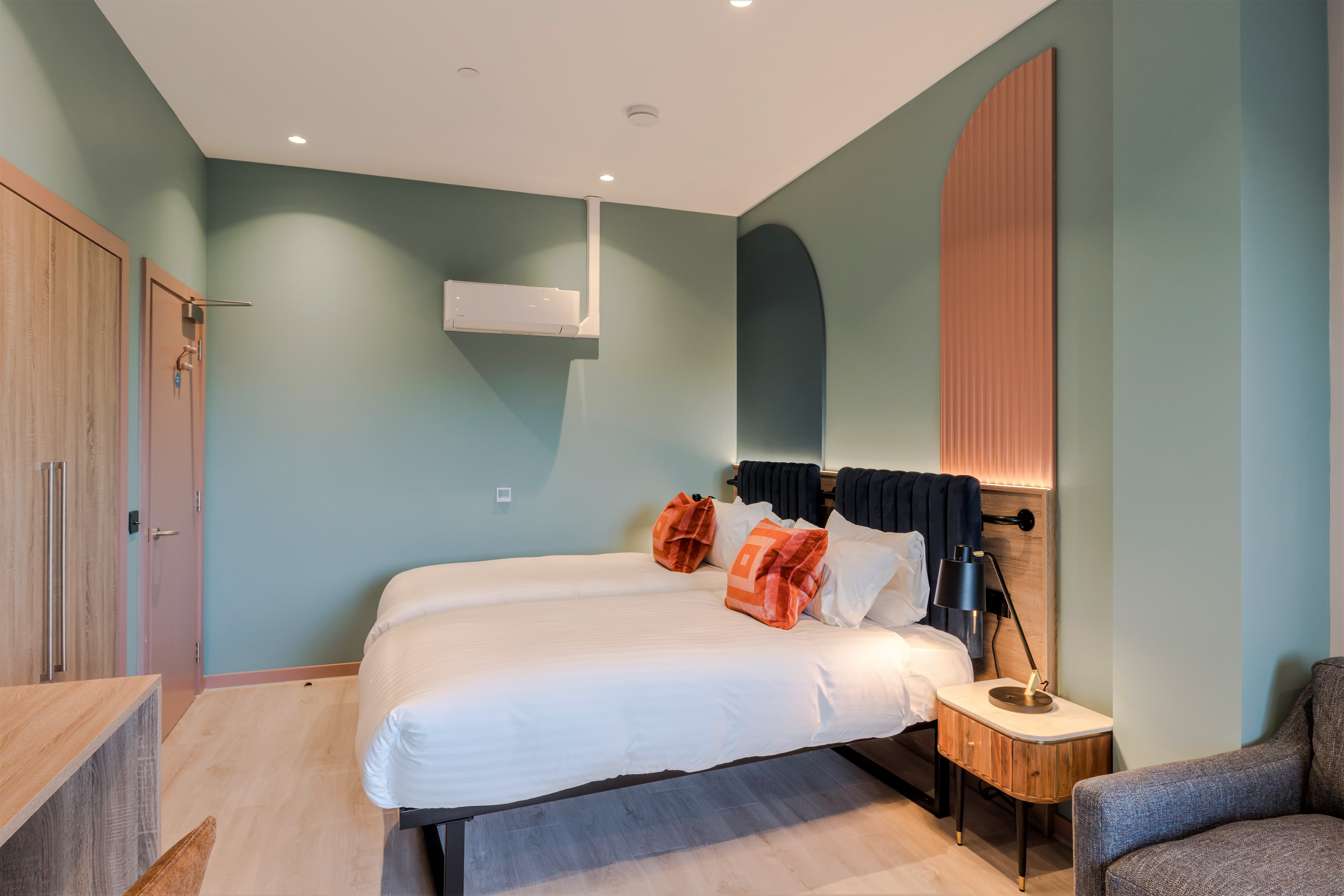 Serviced Apartment Milton Keynes Studio Bed with Sofa2