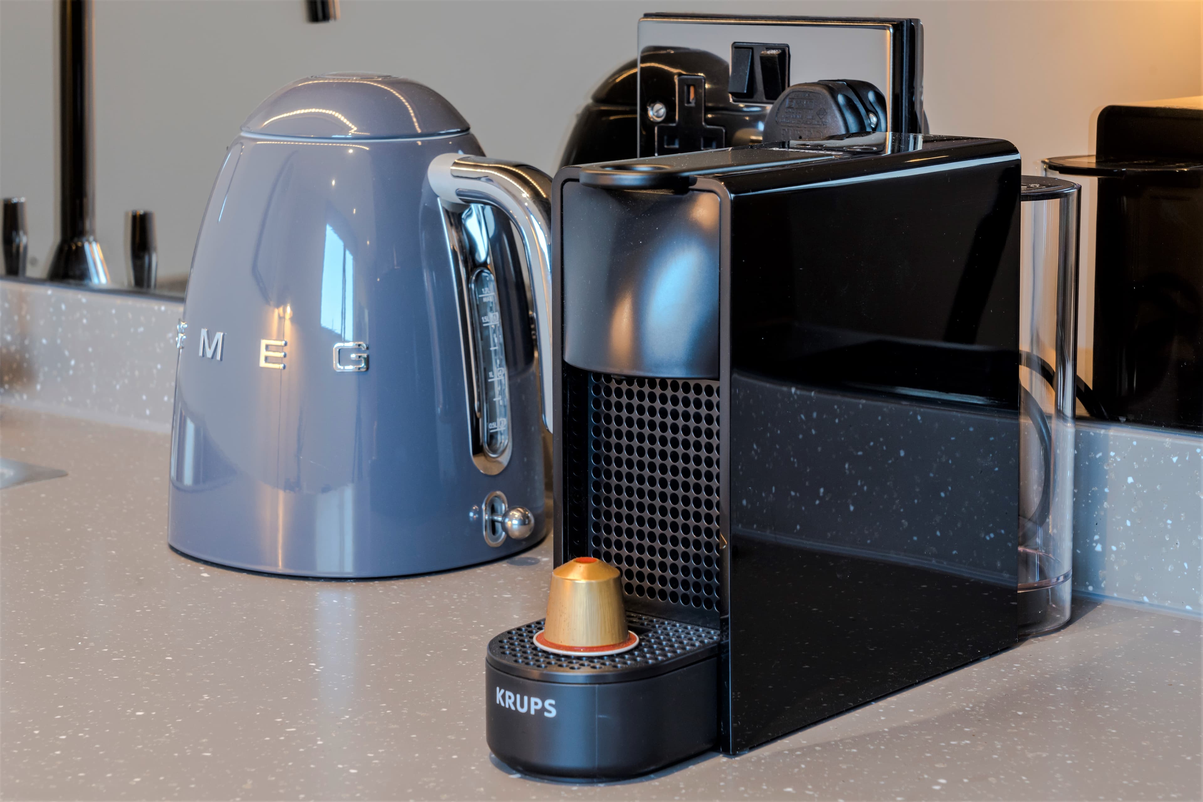 Serviced Apartment Milton Keynes Studio Bed with Sofa6