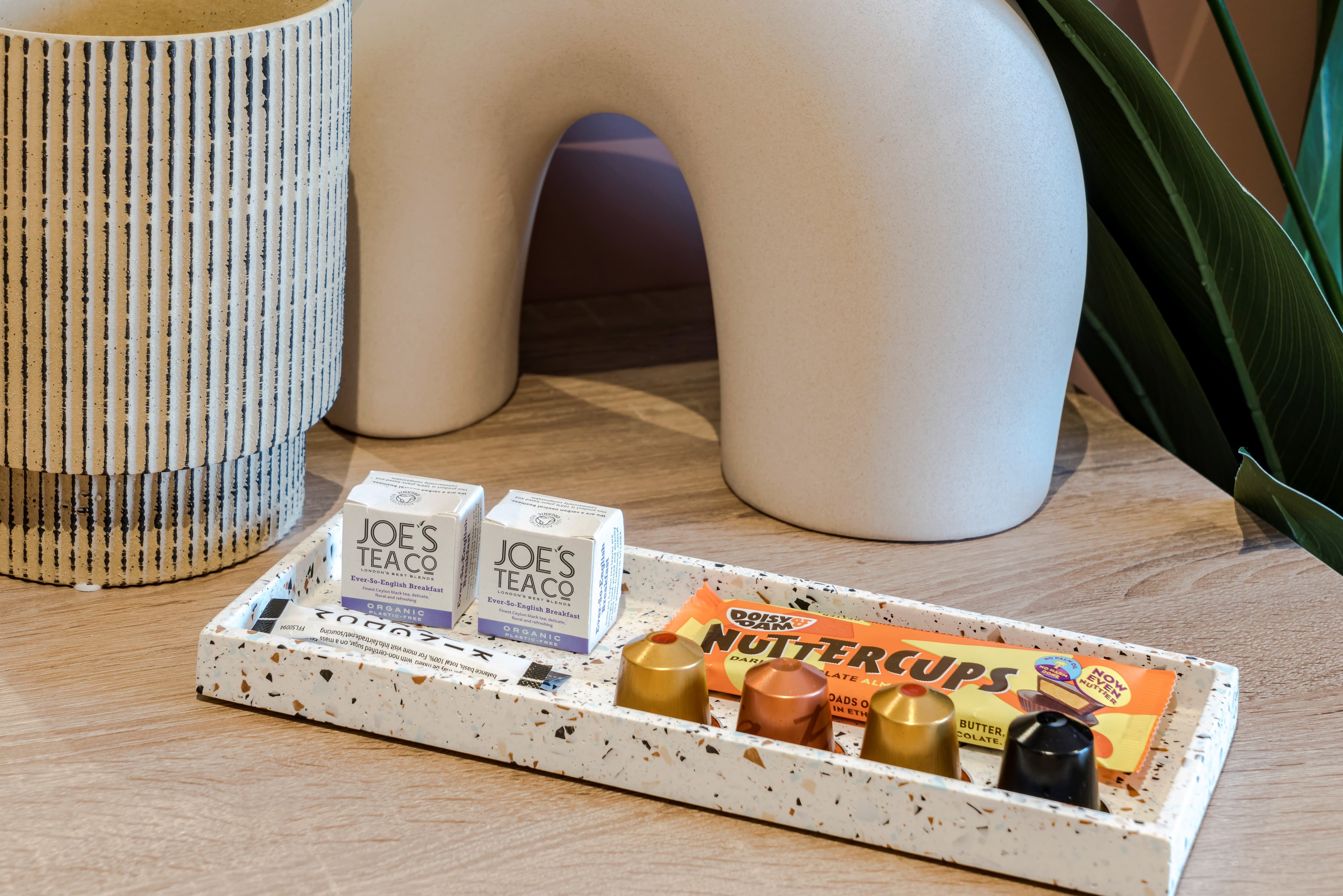 Serviced Apartment Milton Keynes Studio Bed with Sofa8