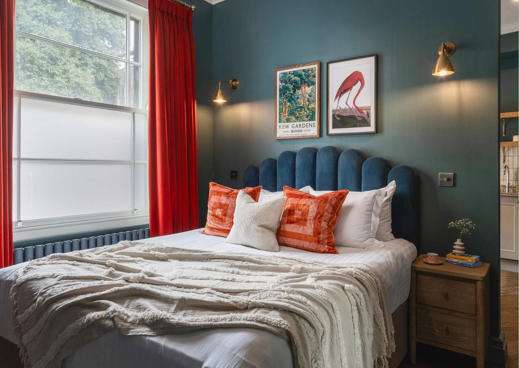 Cotham Arms Blue Bed-YourApartment-10