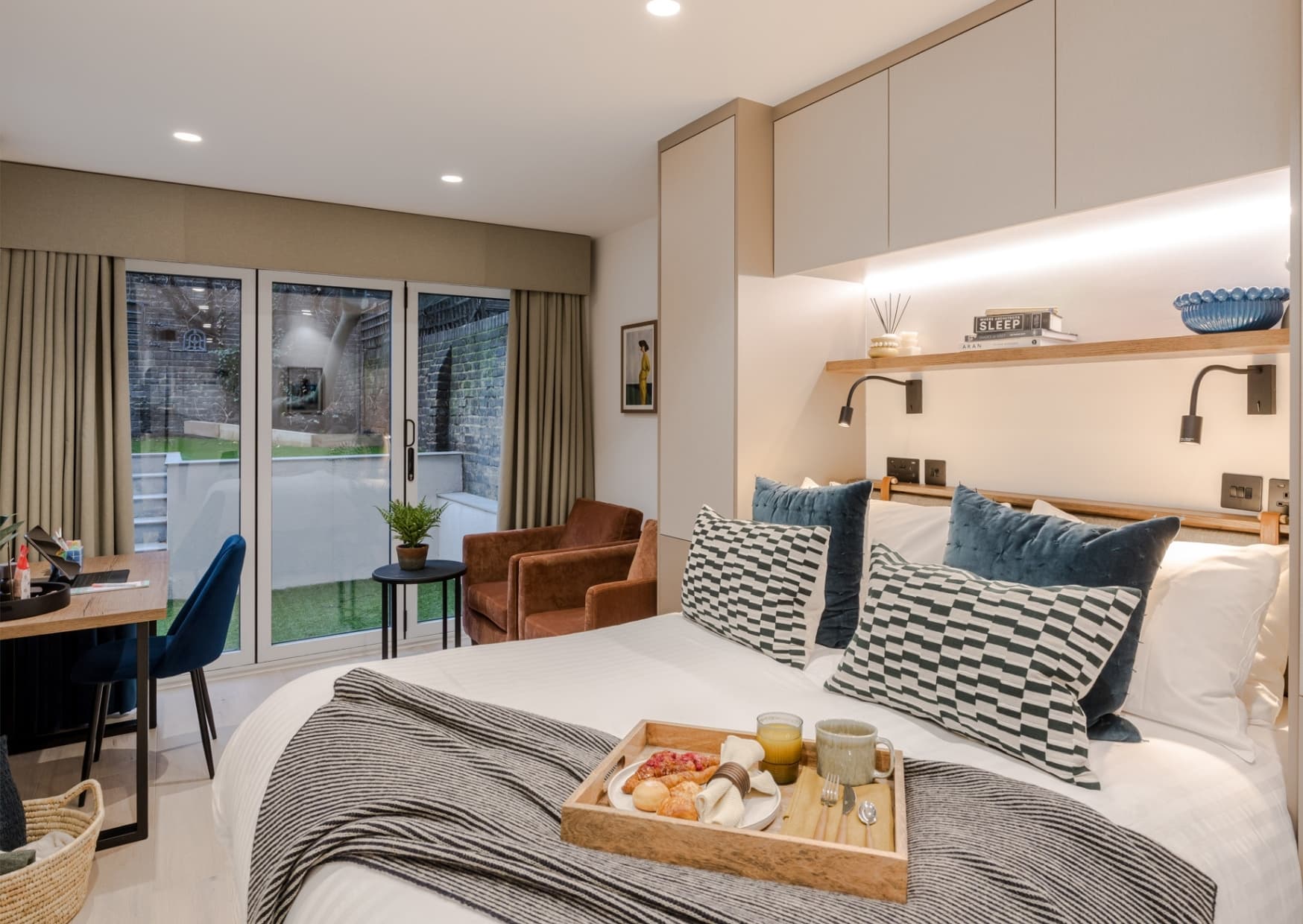 Serviced Apartments in Kensington with Gardens