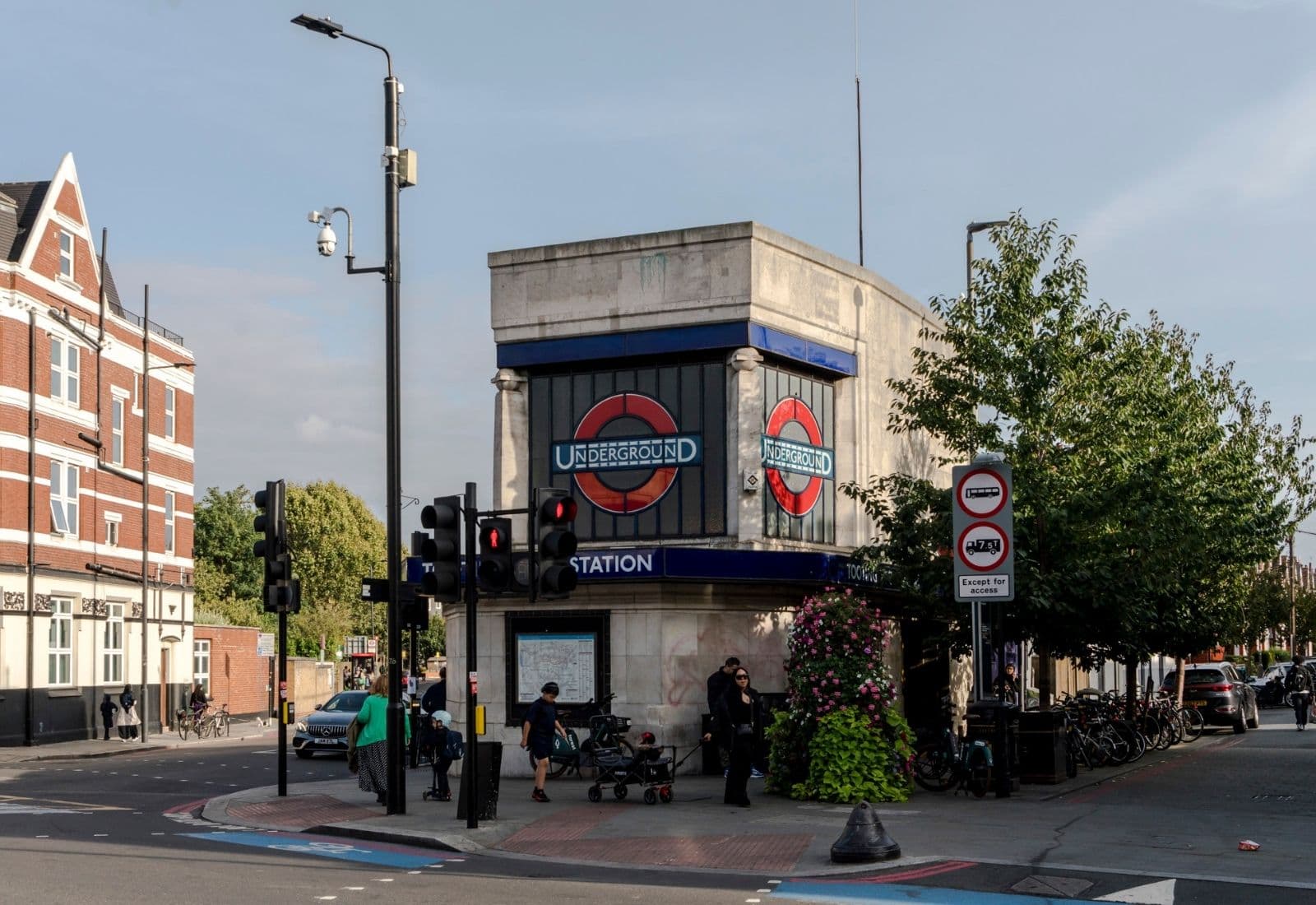 Serviced Apartments near Tooting Station