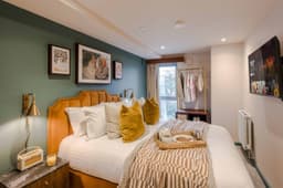 Serviced-Apartments-Wapping-Wharf-15-scaled