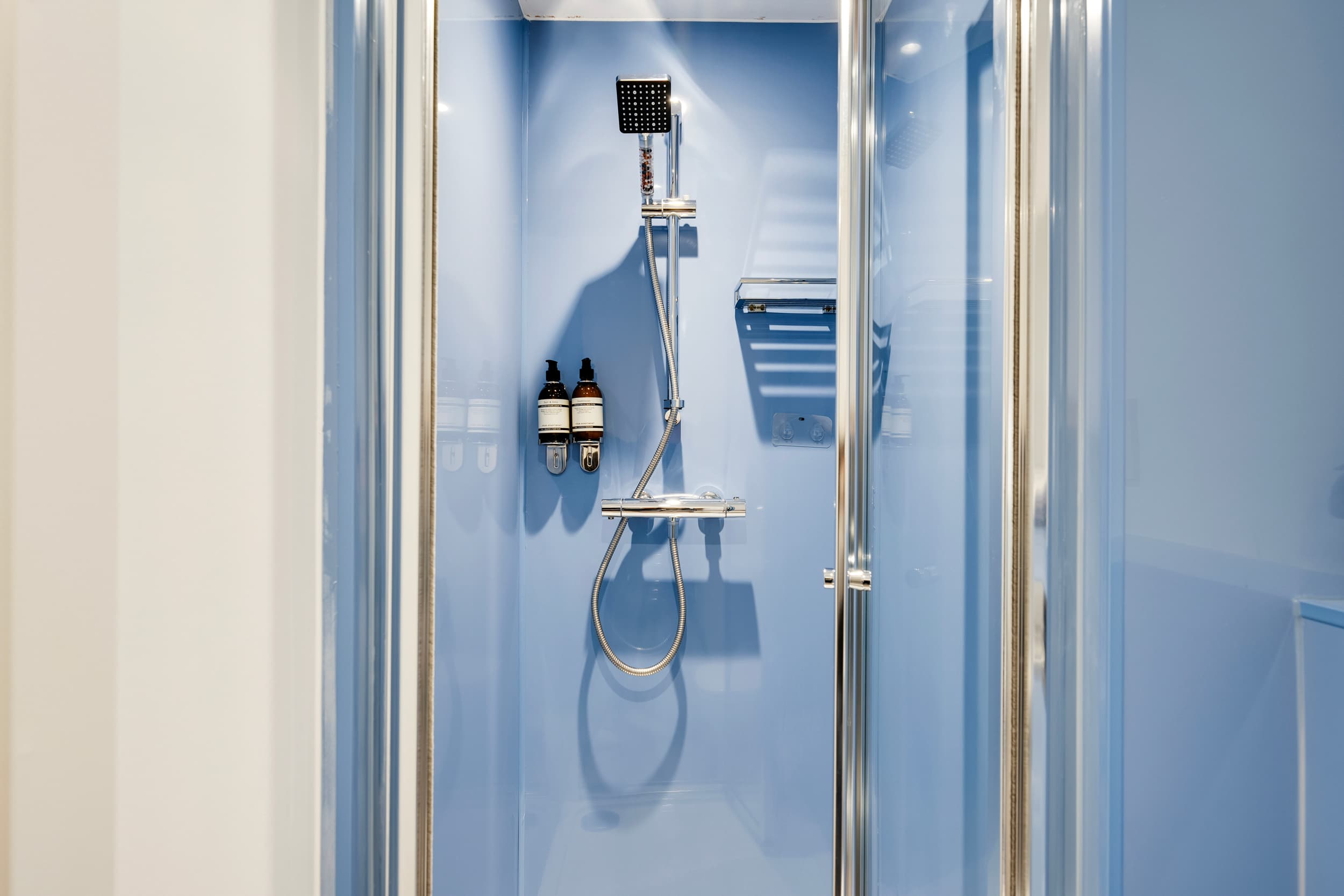 Shower-at-Your-Apartment-Colston-Street-1-bedroom