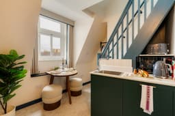Tower Bridge Road Mezzanine Apartment