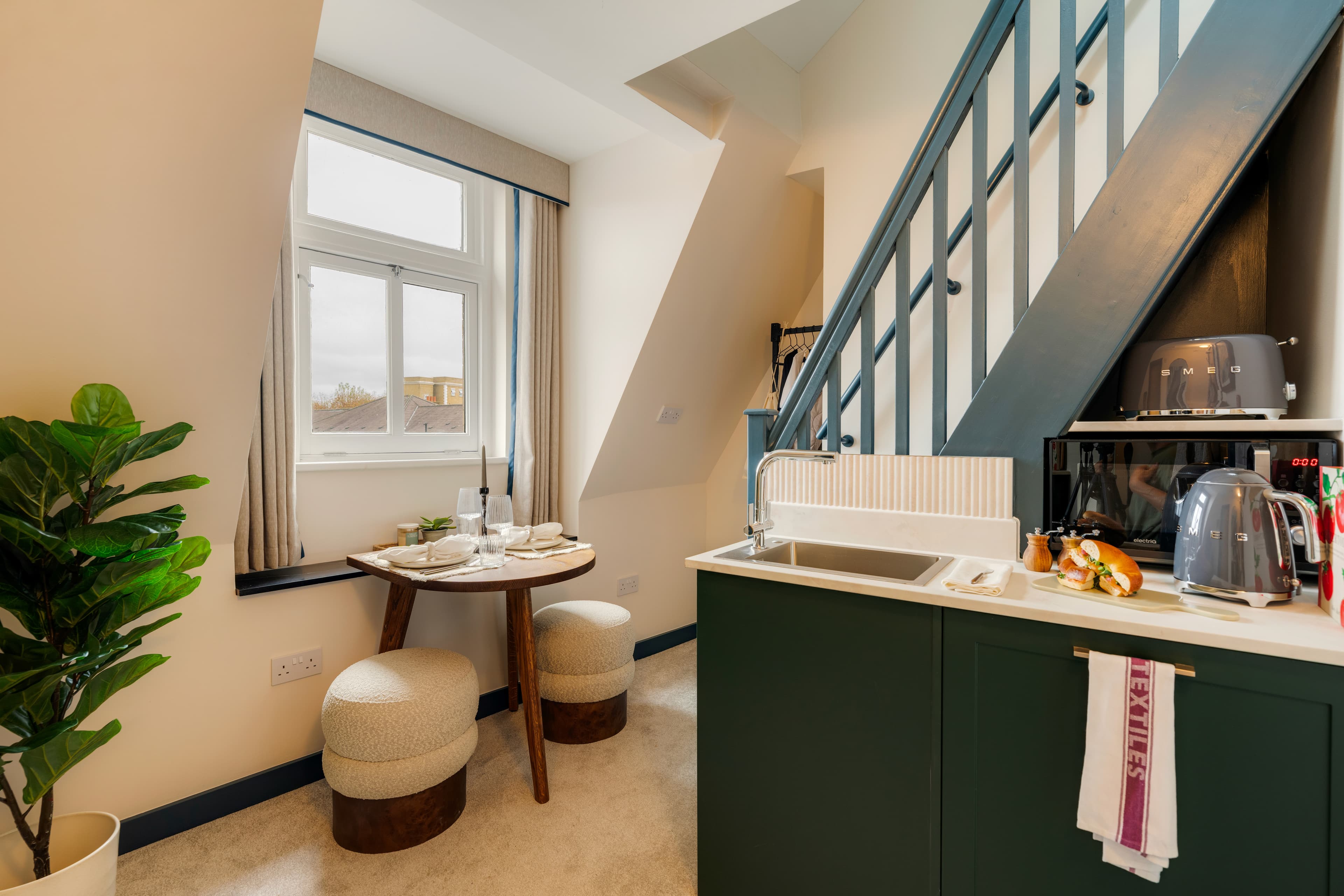 Tower Bridge Road Mezzanine Apartment