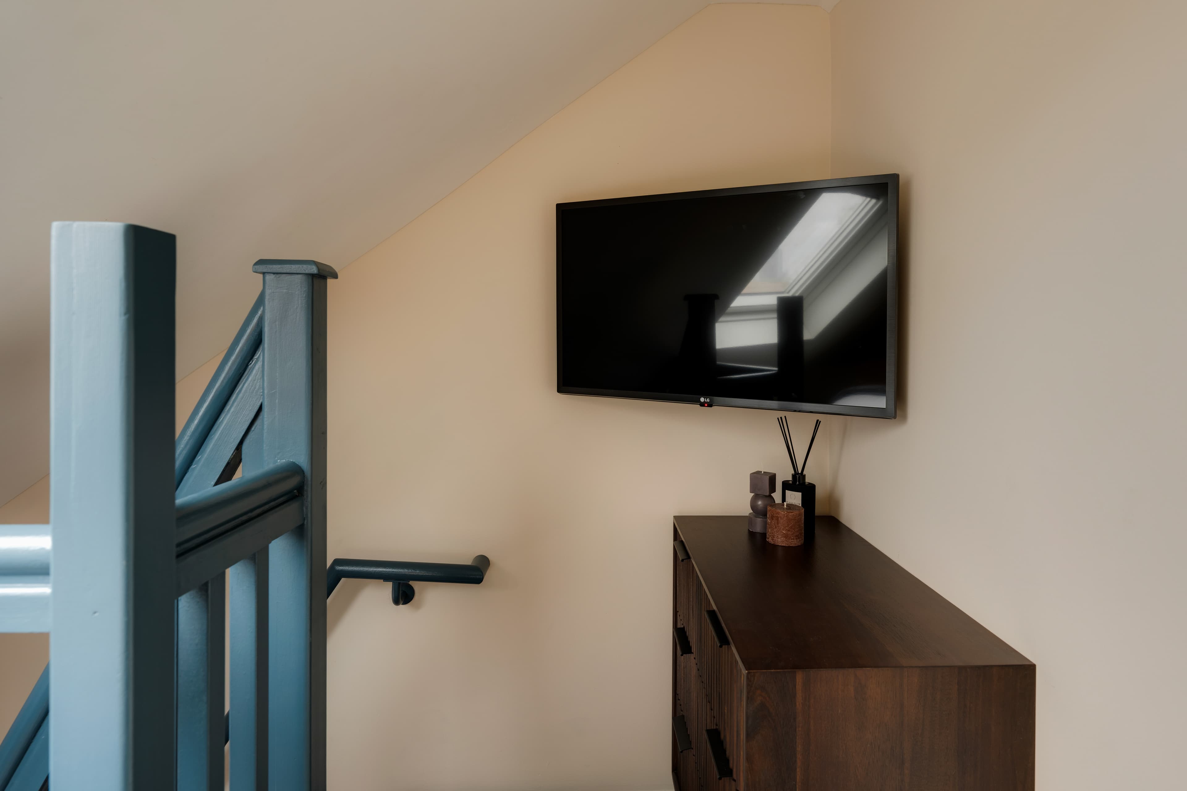 Tower Bridge Road Mezzanine Apartment332