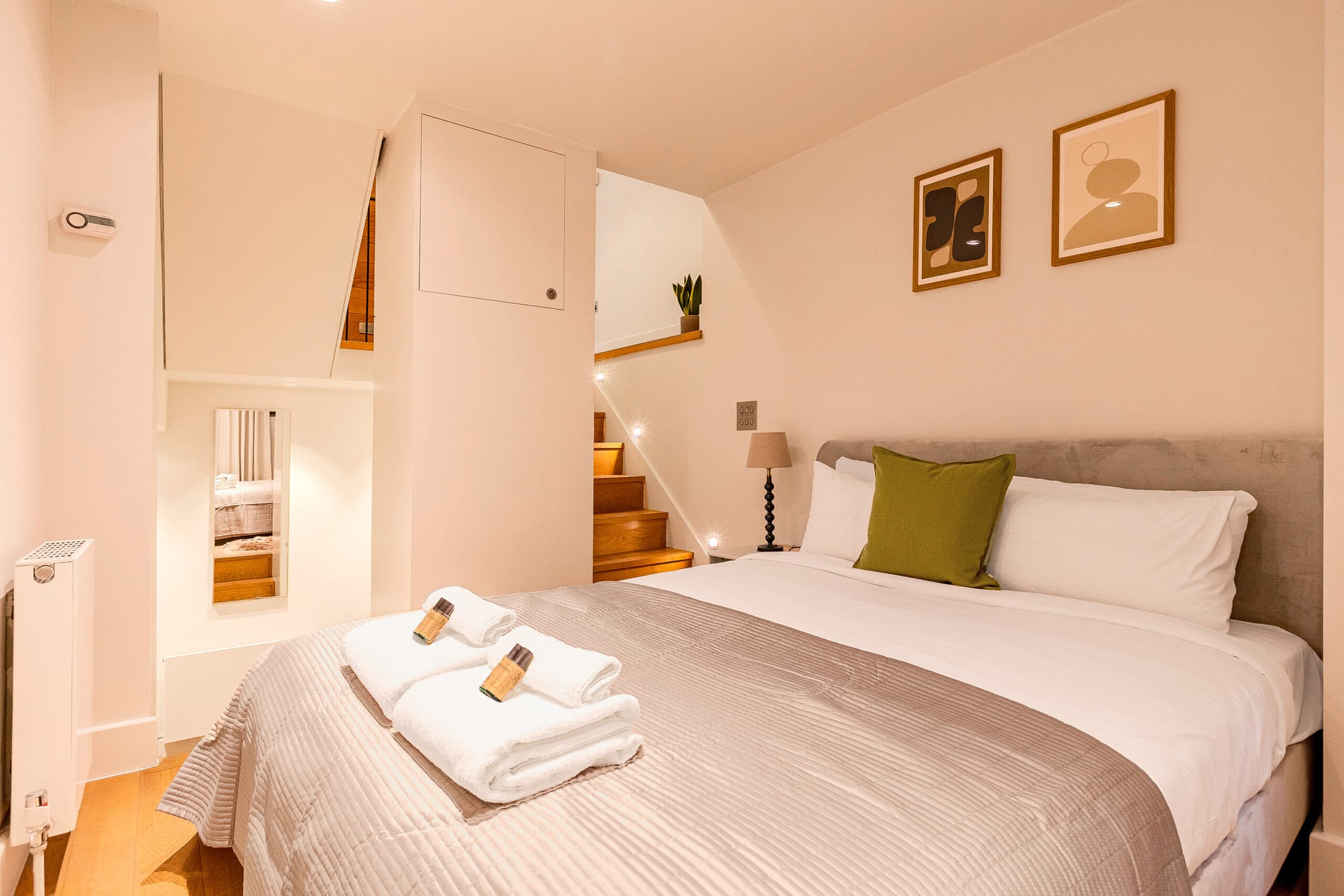 Your-Apartment-St-Pauls-Execuitive-1-Bedroom-Duplex-Apartment-1a-11-scaled