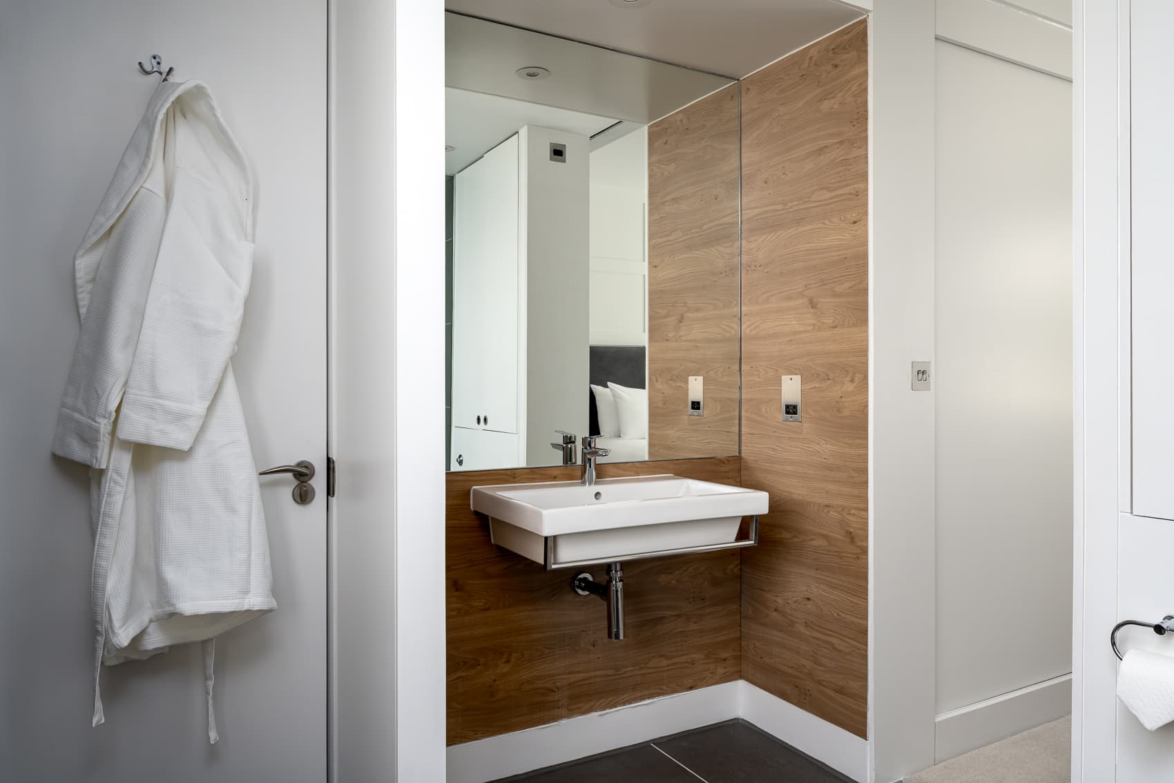 Your-Apartment-St.-Pauls-1-Bedroom-Apartment-8